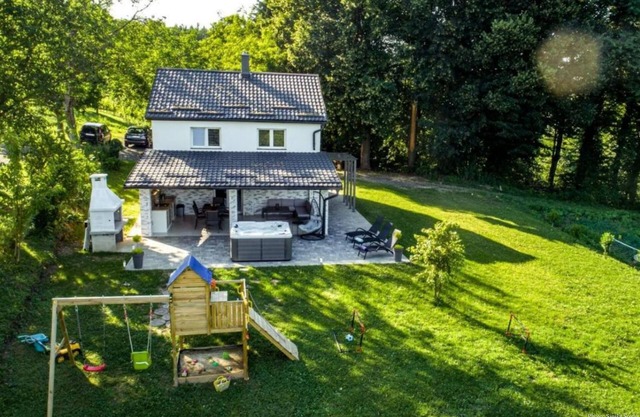 Cozy House In Nature With Hot Tub, Kelemen, Croatia