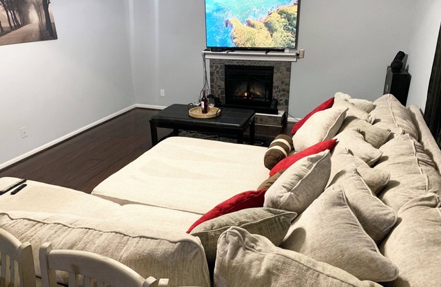 Cozy house in peaceful Beulaville with AC, WiFi, fitness room