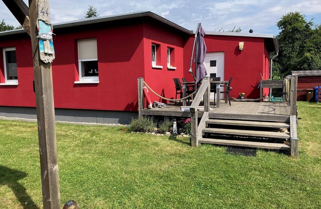 Cozy "house on the dike" with a large garden invites you to relax