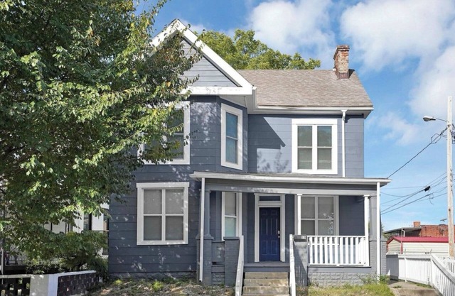 Cozy house with WiFi in charming Columbus