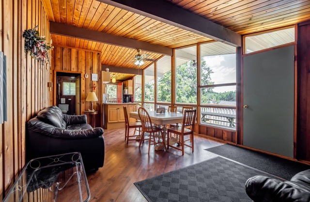 Cozy lakefront cottage overlooking the lake. Max 6 persons