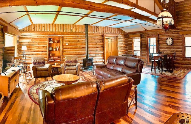 Cozy Large Lakeside Cabin! Near West & Lake George