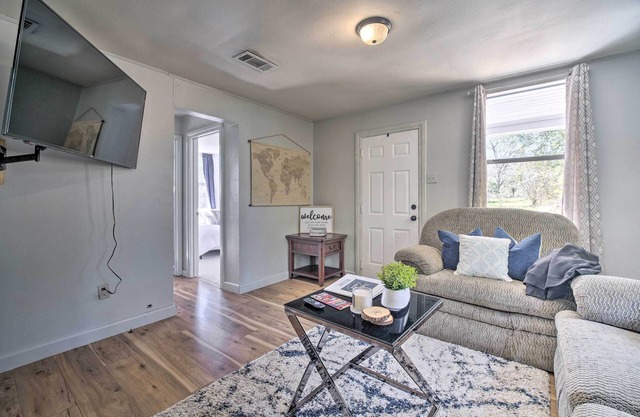 Cozy Livingston House w/Fenced Yard + Patio!