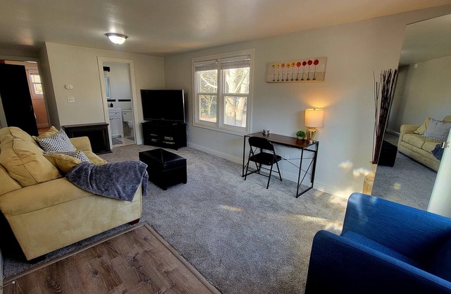 Cozy Martinez Apartment ~ Centrally Located