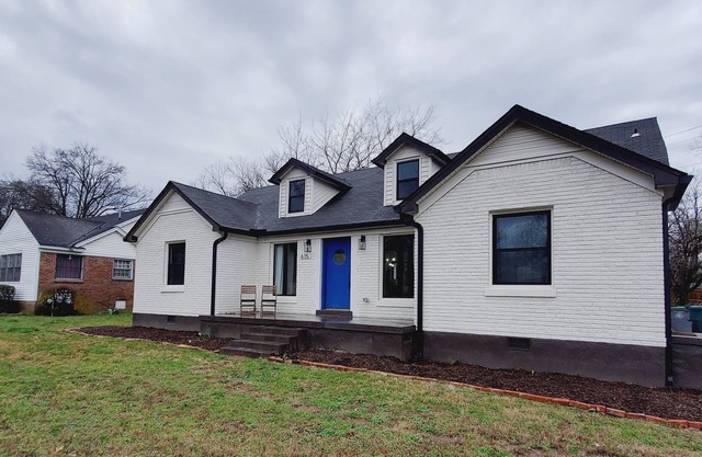 Cozy modern home in Midtown with amenities! UofM liberty bowl & CBU in 1 minute