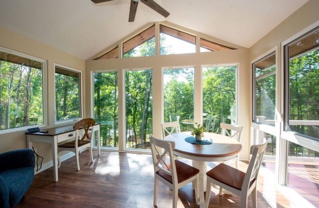 Cozy Mountain Cabin w/Steam Shower. Family Friendly!