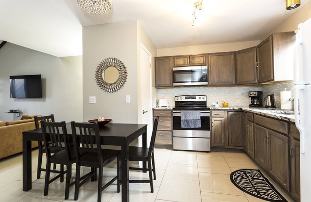Cozy Mountain Home: Perfect for Families, Groups and Pets
