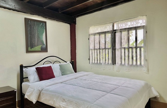 Cozy Nest CNX in the heart of Chiangmai. walking distance train and bus station.