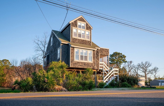 Cozy Nest - Waterview, Pet Friendly, Screened Porch