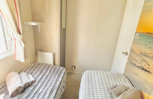 Cozy Newquay Lodge With Private Hot Tub,