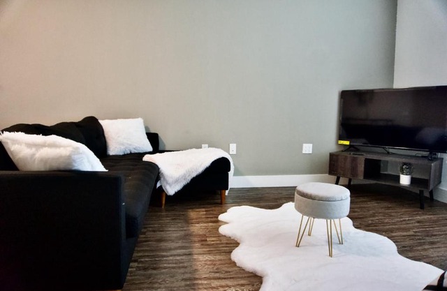 Cozy one bedroom studio in the coveted legacy west