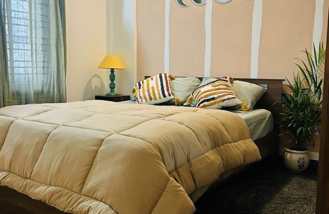 Cozy Pemium 2 BHK Centrally located @HSR Layout