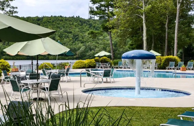 Cozy Pocono Mountain Escape