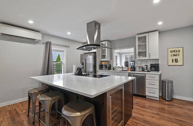 Cozy Pocono Retreat-Modern 3 bed