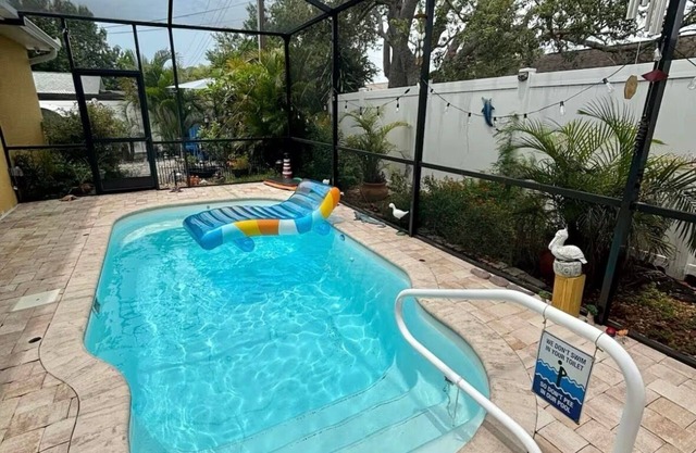 Cozy & private guest suite in heart of Tarpon Springs!