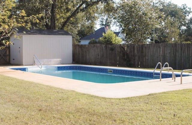 Cozy & Private home w/in-ground pool