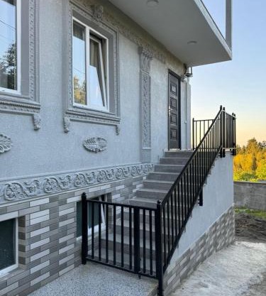 Cozy private house near town