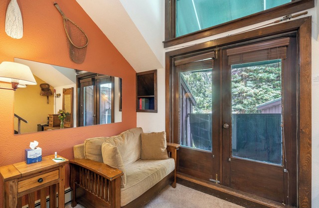 Cozy Private Lofted Room in Great Telluride Location