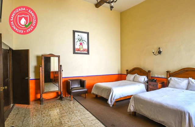 Cozy private room in downtown with WiFi & TV