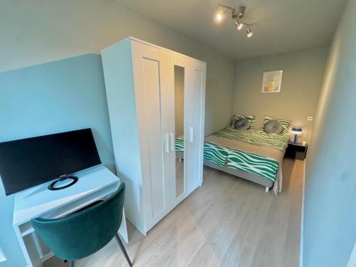 Cozy Private Room in Apartment, Perfect for 1 or 2 Guests