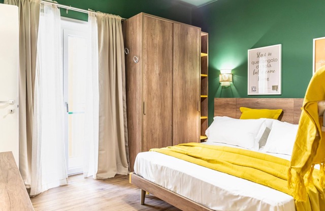 Cozy Quadruple Room in an Elegant Apartment near Colli Albani