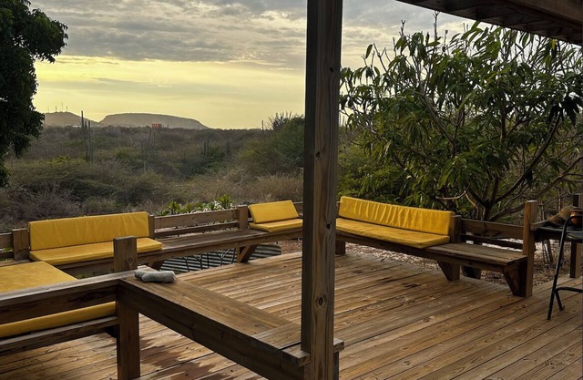 Cozy, quiet apartment with enchanting views and surroundings with AC, WiFi