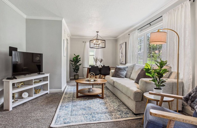 Cozy, quiet retreat in Overland Park - 3 bedrooms