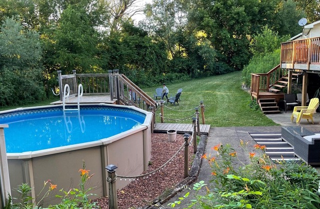 Cozy Ravine View Cottage in Wine Country! Hot Tub & Pool surrounded by Forest.