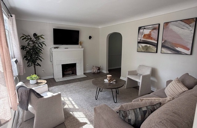 Cozy Retreat 3-Bedroom Downtown Ann Arbor 3min from STADIUM