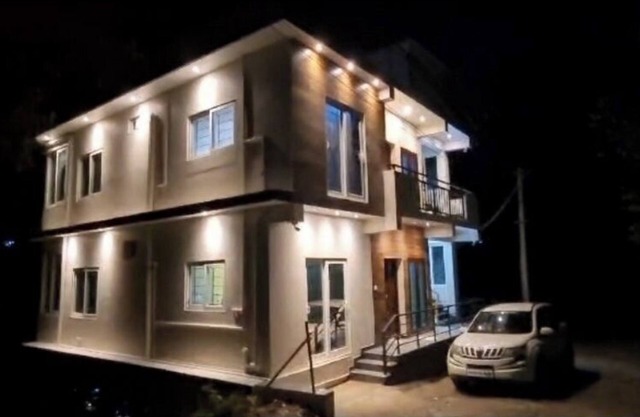 Cozy retreat at MistyView 2BHK Apmt with amazing view with work ready wifi.
