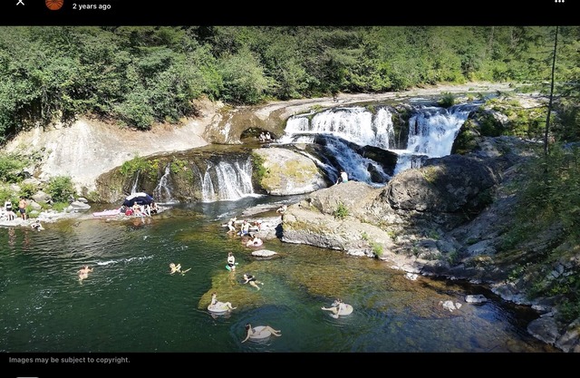 Cozy River Cottage on Dougan Falls