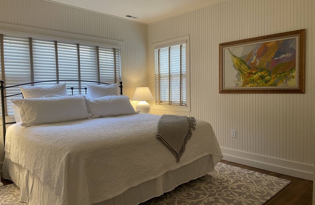 Cozy, Romantic, Secluded, Cottage in the Heart of Cheyenne Cañon