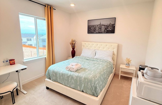 Cozy room in charming Bonney Lake with AC + car