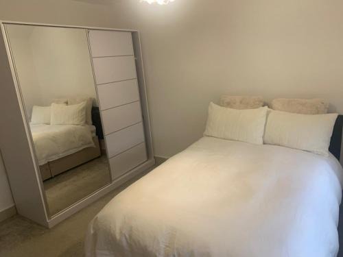 Cozy Room in Peaceful Home