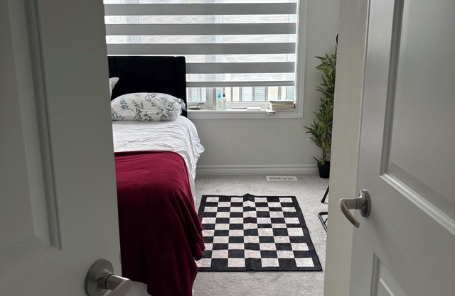 Cozy room . Modern home (Share Bathroom)