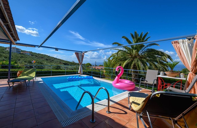 Cozy Small Smart villa with private pool near the sea- Mikri Mantineia Kalamata
