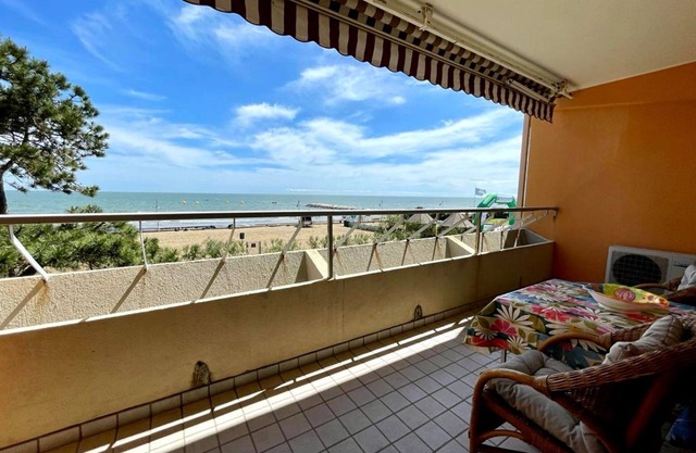 Cozy seaview apartment-Beahost