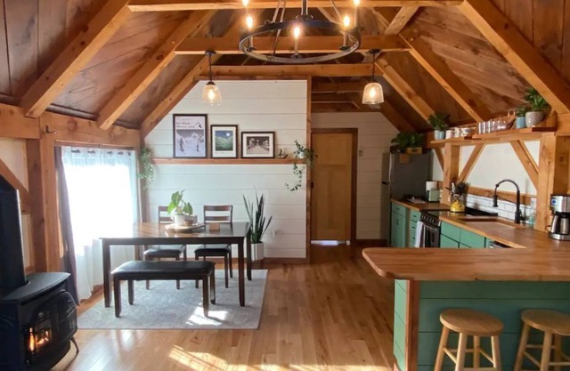 Cozy Smugglers Cabin, On the River & in Nature