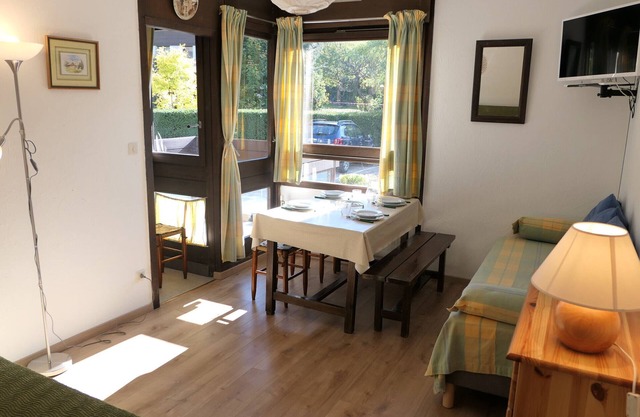 Cozy Studio Near Ski Lifts, Sleeps 4, Balcony, Pet-Friendly