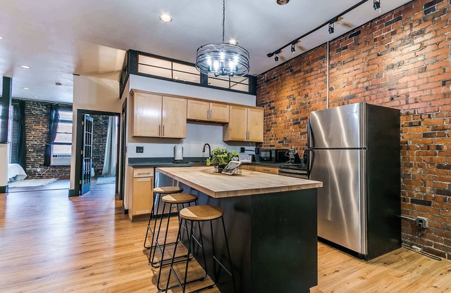 Cozy Stay at 229 Main St – Perfect Ames Location
