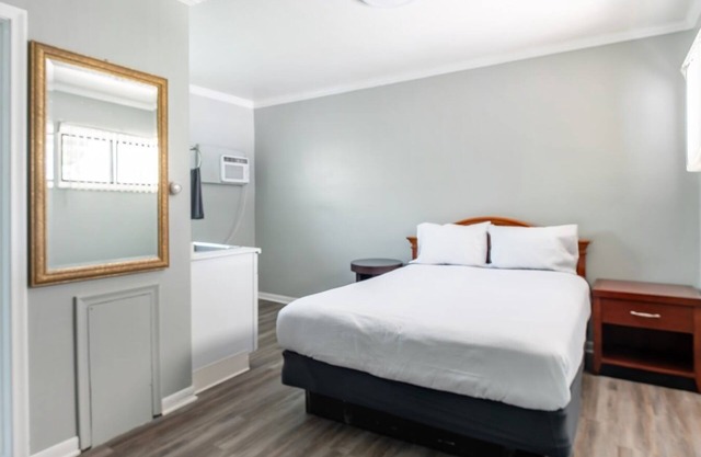 Cozy Stay in Brownstown w/Wi-fi & Streaming TV