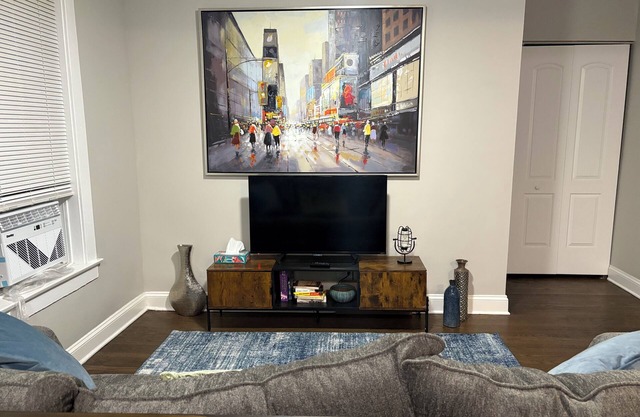 Cozy Stay in Chicago, 2 Br, Up to 5 People, Free Parking, 32+ Stay
