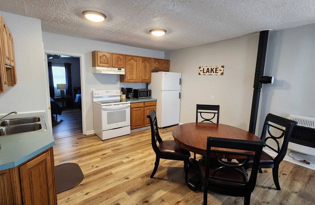 Cozy Stay | Perfect for Work and Getaway Seekers!