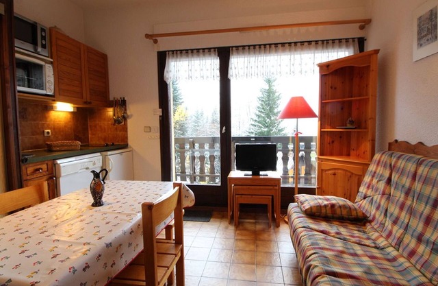 Cozy Studio for 4 Near Ski Lifts with Mountain Views