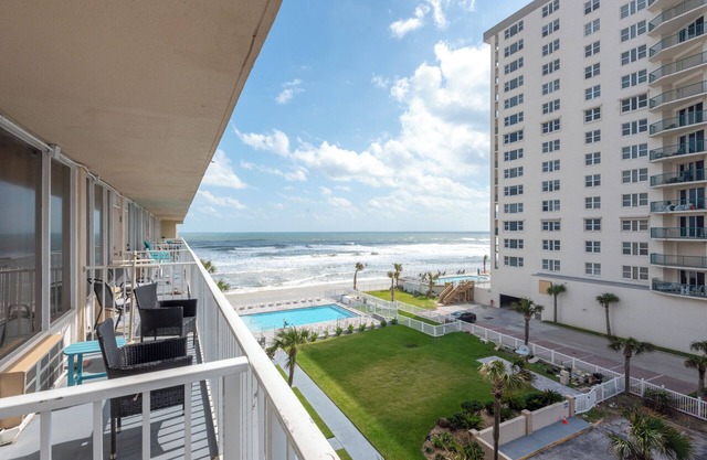 Cozy Studio - OCEANFRONT Daytona Beach 3 beds - 4 guest