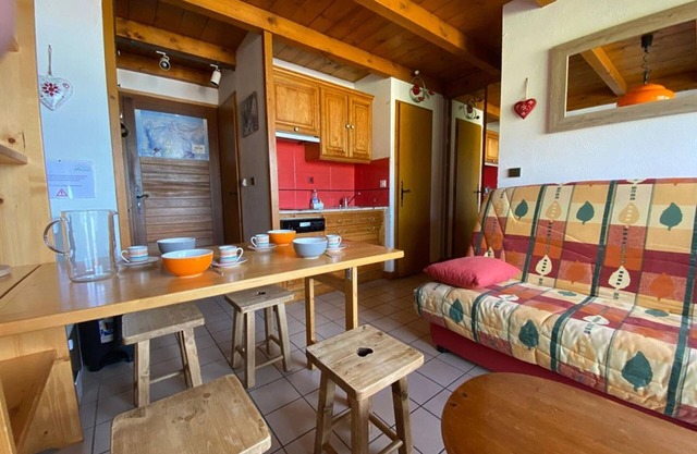 Cozy studio for 4, 100m from slopes