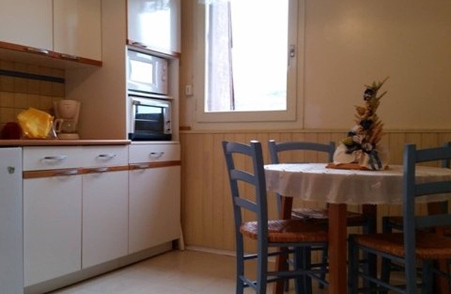 "Cozy Studio for 4 Near Ski Slopes with Free Parking & Ski Locker"