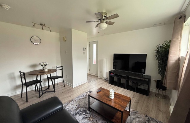 Cozy Studio near Montreal