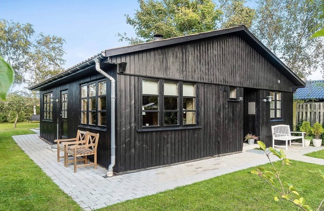 Cozy Summer House Near Ore Strand