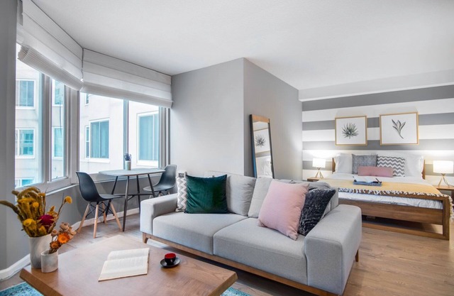 Cozy Telegraph Hill Studio, w/Spa, near Coit Tower by Blueground